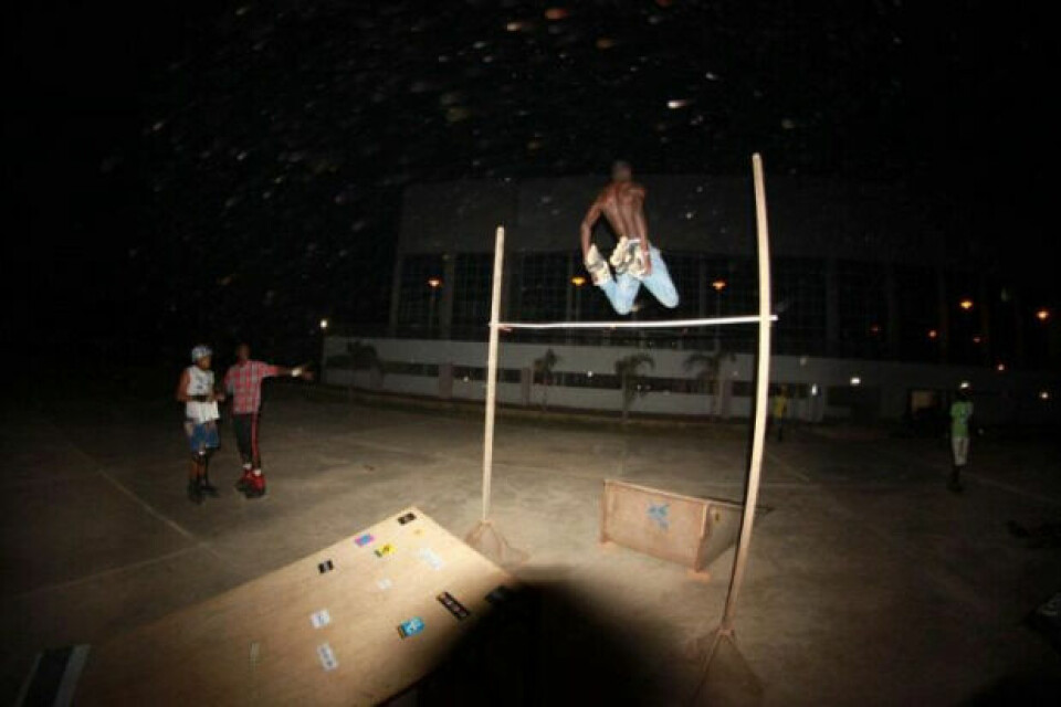 An African Minute: Oli Benet + Senegalese Skaters