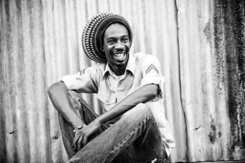 Video: Meta Dia 'Anywhere for Love' Video: Meta Dia 'Anywhere for Love'