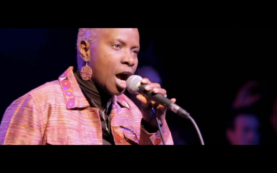 Okayafrica TV: Angélique Kidjo x The Roots at The Holiday Jam Okayafrica TV: Angélique Kidjo x The Roots at The Holiday Jam
