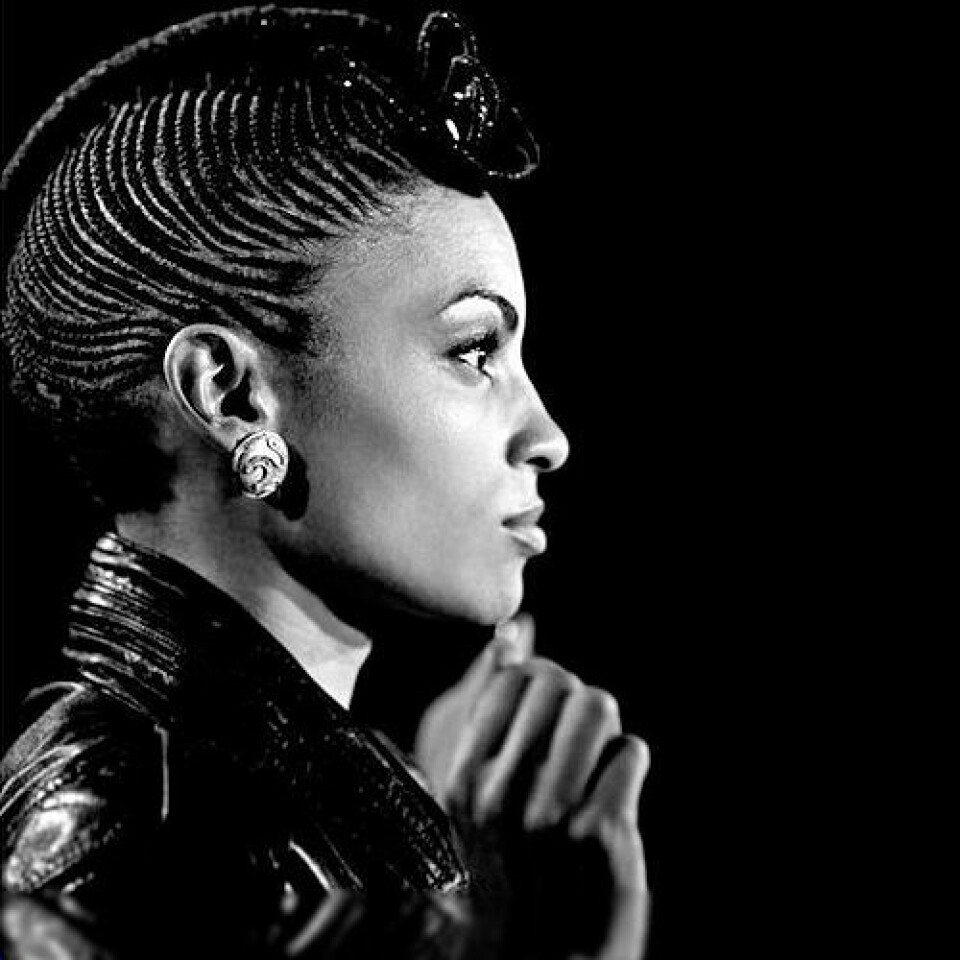 Okayplayer Audio: Goapele 'Undertow' Okayplayer Audio: Goapele 'Undertow'