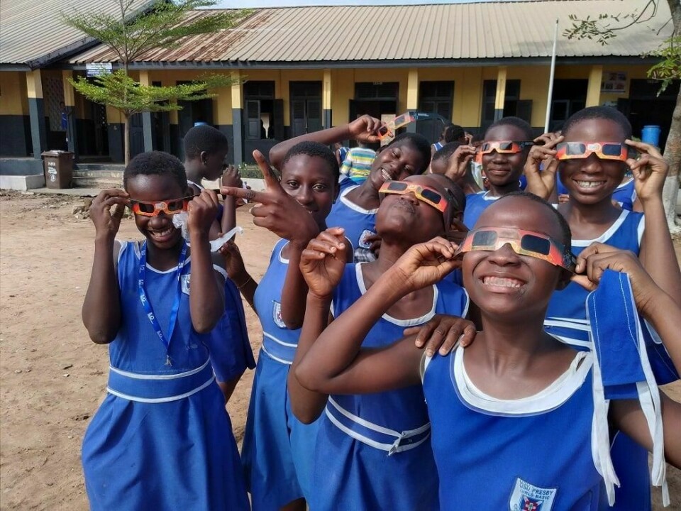 Meet the Team Trying to Save Ghana's Only Planetarium A group of children look up at the sky through 3D glasses