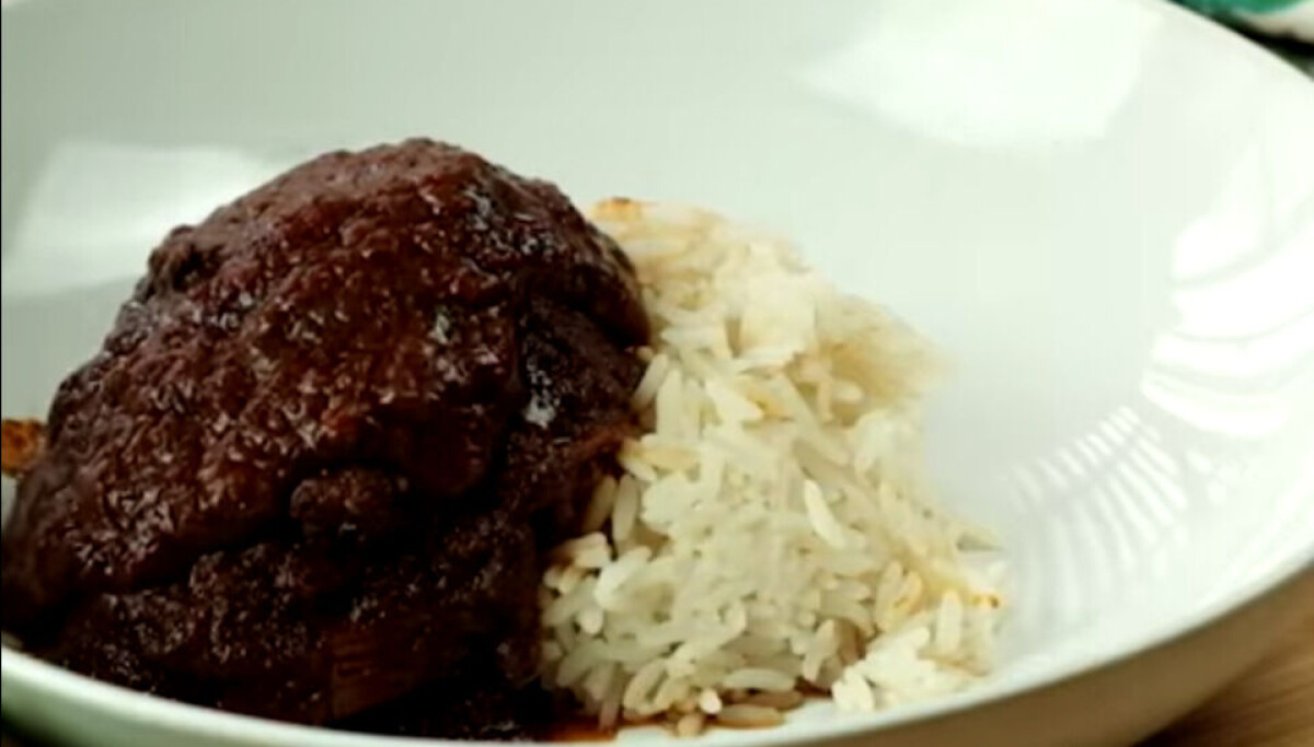 Chotlo Video: Learn How to Make Hearty West African Chicken Stew With This ...