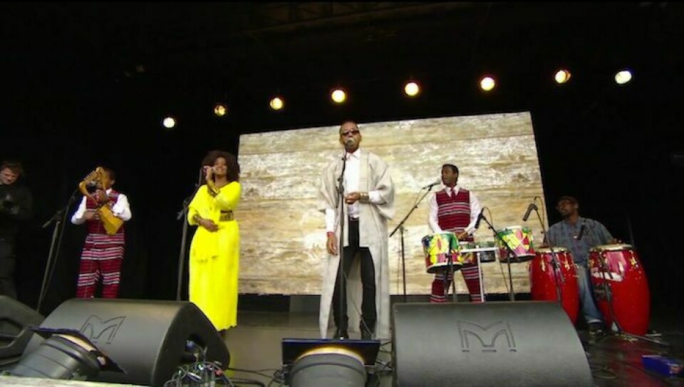 Spoek Mathambo x Krar Collective 'Mshini Wam' (Live) Spoek Mathambo x Krar Collective 'Mshini Wam' (Live)